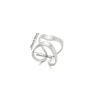 Detail view of silver hammer texture ring showing 20mm height and 18mm inner diameter