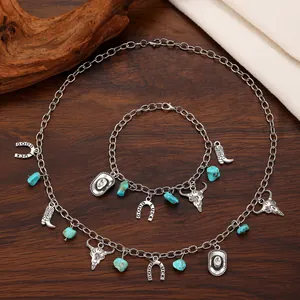 Parure de bijoux style western avec tête de taureau et pendentifs turquoise sur bois