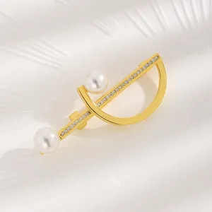 Simple Copper Geometric Artificial Pearl Brooch With Zirconia Gold Plated Elegant Inlaid Rhinestone Pin For Women Daily Wedding Party Jewelry