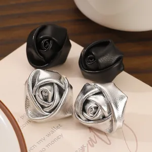 Vintage 3D PU Leather Rose Stud Earrings Choker Necklace For Women Sweet Botanical Floral Fashion Jewelry Accessory Gift
