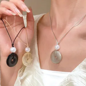 Collana elegante con ciondolo in giada, perla e cordino intrecciato stile cinese
