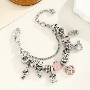 Bracelet à breloques argenté avec sac en émail rose, cœurs et pendentif chat