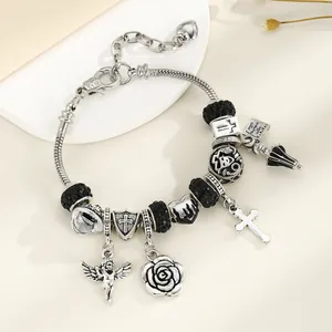 Bracelet à perles argenté avec breloques ange, cœur et croix sur chaîne serpentine