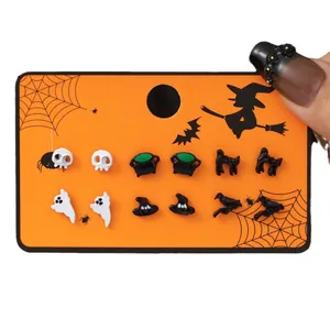 Set de pendientes de Halloween con fantasma, calavera, cuervo y sombrero de bruja