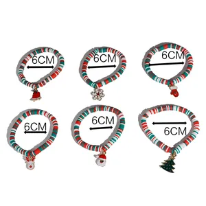 Set van zes kerstarmbanden met kralen, kerstman en sneeuwvlok bedeltjes, diameter 6cm