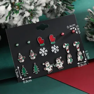 Set di 9 paia di orecchini natalizi a perno con pupazzi di neve e alberi di Natale