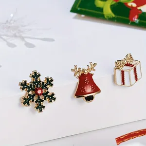 Christmas Enamel Brooch Pin Set Snowflake Bell Gift Box Alloy Rhinestone Badge For Women Festive Party Decoration Gift
