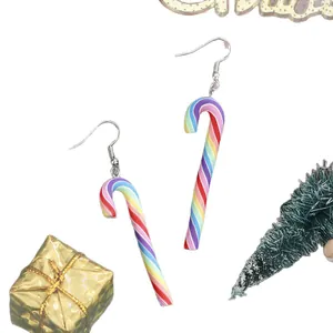 Regenbogen Zuckerstangen Ohrringe mit Metallhaken und weihnachtlicher Dekoration