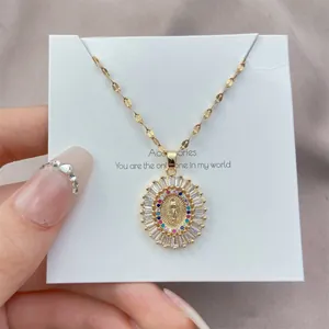 Retro goldene Jungfrau Maria Halskette mit bunten Zirkonia und Sonnenstrahl-Anhänger