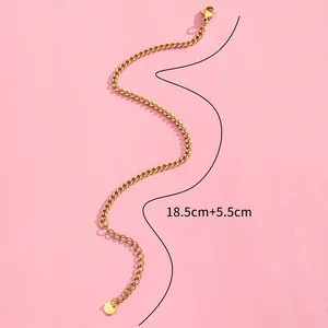 Detailed view of golden Cuban chain bracelet with 18.5cm length and 5.5cm extension