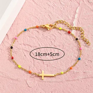 Buntes Perlenarmband aus Edelstahl mit Kreuzanhänger und verstellbarer Gliederkette
