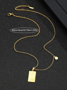 Detailansicht der goldenen Wassermann-Halskette mit Maßangaben 40cm+5cm auf schwarzem Grund