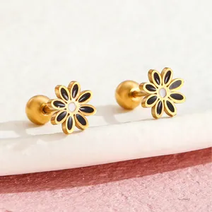 Orecchini a margherita dorati con petali neri e chiusure a vite con sfera di sicurezza
