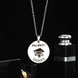 Collana di laurea in acciaio con ciondolo inciso You did it e Graduate per studenti