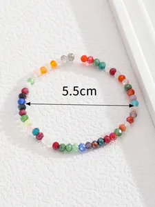 Vista detallada de pulsera de cuentas de cristal de colores con diámetro de 5,5 cm