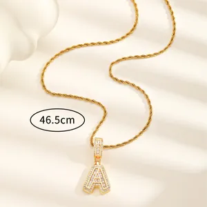 Élégant pendentif lettre A en or avec zircons brillants et chaîne torsadée de 46,5 cm