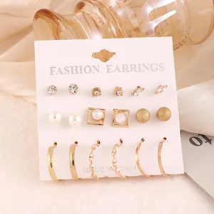 Elegantes 9-Paar goldene Legierung Ohrring-Set mit Perlen, Strass und Schmetterling-Steckern