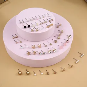 Set di 30 paia di orecchini color oro e argento con farfalle, cuori e perle