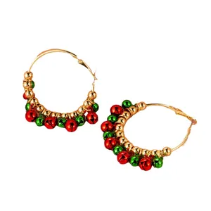 Boucles d'oreilles créoles de Noël avec clochettes rouges et vertes finition dorée