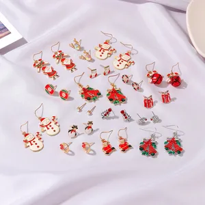 Set di orecchini natalizi con Babbo Natale e campanelli in smalto rosso e finitura oro