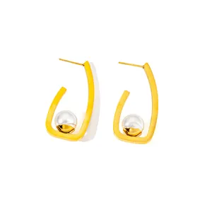 Elegante 18K vergoldete U-förmige Edelstahl-Ohrringe mit weißen Perlenakzenten