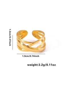 Detailansicht des goldenen mehrlagig verschlungenen Rings mit Angabe der 1,2 cm Höhe