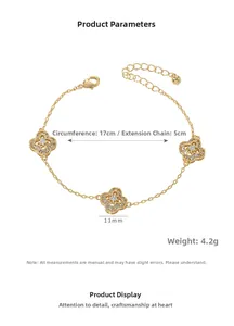 Dettagli dimensionali del bracciale a quadrifoglio dorato con pietre di zirconia lucide
