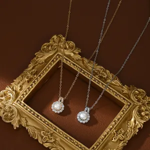 Collier Pendentif Élégant en Cuivre Perle d'Eau Douce Serti Micro Zirconium Halo Chaîne Clavicule Bijoux Plaqué Or Argent Femme