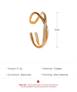 Detalle de earcuff dorado de doble capa, 1cm de altura, cobre 0,4g para orejas sin agujero