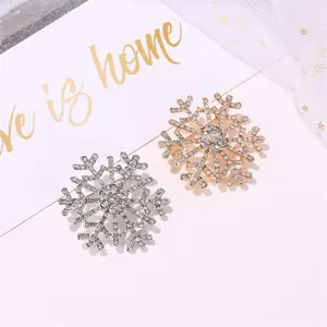 Élégante Broche Flocon de Neige pour Femme en Alliage avec Strass Bijoux de Noël Hiver Accessoire de Mode pour Costume