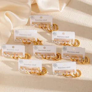 Set di orecchini in acciaio inossidabile dorato con borchie in zircone e vari cerchi geometrici