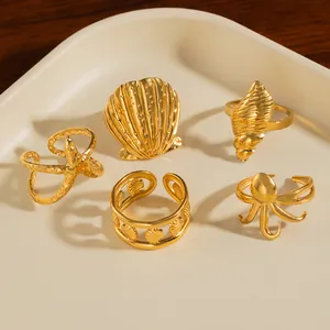 5-teiliges Set goldene Titanstahl-Ringe mit Muscheln und Seestern im Vintage-Stil