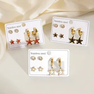 Set di orecchini a stella marina in acciaio inossidabile rosso nero e bianco su schede