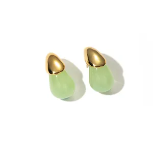 Orecchini in acciaio inossidabile dorato con eleganti pendenti a goccia verde chiaro