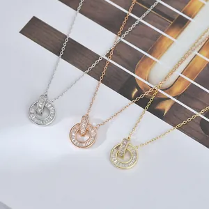 Collana con Pendente a Doppi Cerchi Intrecciati in Zirconia Placcata in Oro Zecchino Rame Catena a Girocollo Gioielli Donna