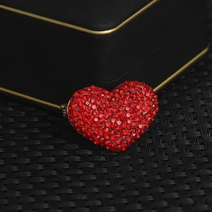 Elegant Red Heart Rhinestone Brooch For Women Gold Plated Copper Zirconia Heart Pin Valentine Day Party Jewelry Gift