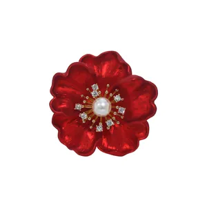 Broche pivoine rouge élégante avec perle blanche et strass brillants pour vestes de femmes