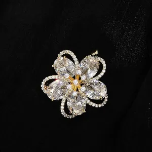 Elegant Five Petal Flower Brooch Real Gold Plated Copper Micro Inlaid Zirconia Luxurious Dress Pin Sparkling Jewelry For Women