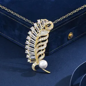 Elegant Golden Feather Brooch For Women Copper Gold Plated With Zircon And Artificial Pearl Inlaid High End Lapel Pin Jewelry Gift