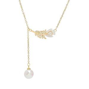 Collier plume dorée avec incrustation de nacre et pendentif perle pour femme