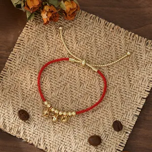 Bracciale in Corda Intrecciata Rossa in Rame Placcato Oro Con Campanelli Perline per Donna Ragazze Regolabile Gioielli Minimalisti