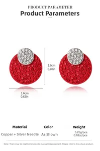 Détail des boucles d'oreilles lanterne rouge avec zircon, montrant les dimensions et matières