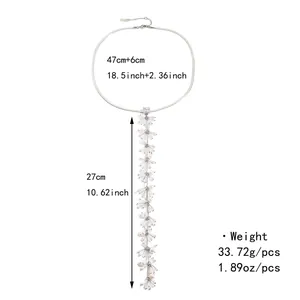 Collier ras de cou argenté avec longs glands en étoile et perles roses détails