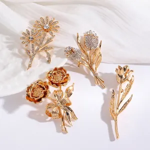 Elegante Spilla a Fiore in Lega di Zinco con Strass Intarsiati Tulipano Margherita per Abiti da Donna Cappotti Cardigan Gioielli di Lusso Regalo