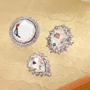 Vintage Alloy Rhinestone Flower Brooch For Women Elegant Crystal Anti-Exposure Pin For Shirt Chiffon Scarf Fashion Jewelry