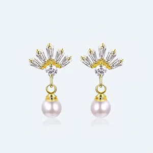 Boucles D'oreilles Pendantes Künstliche Perle Couronne Avec Tige En Argent Sterling 925 Plaqué Or Zircon Incrusté Bijoux Élégants Pour Femmes