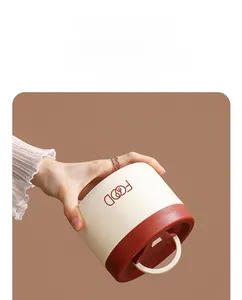 Close-up of the leak-proof silicone sealing ring inside the beige vacuum soup cup lid