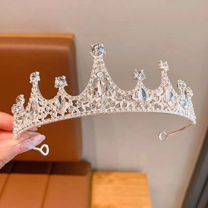 Couronne de princesse élégante en argent avec strass en cristal pour anniversaire de fille