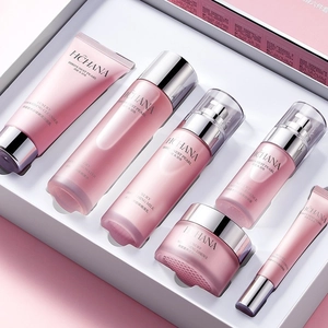 HCHANA Bird's Nest Pearl Skincare Set with six pieces in pink gradient bottles