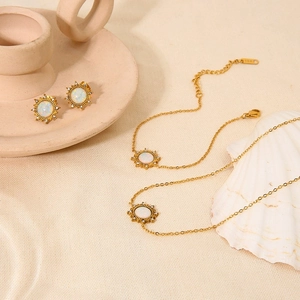 Vintage 18K gold plated sunflower jewelry set with opal stones and sparkling crystals